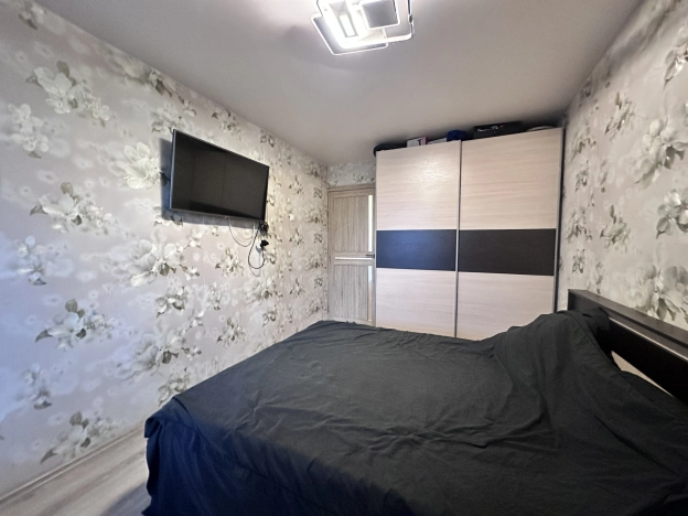 Купить трехкомнатную квартиру в районе Приморский в Санкт-Петербурге. Вариант № 1383159, 10, площадь -  квм, цена 11249000 рублей