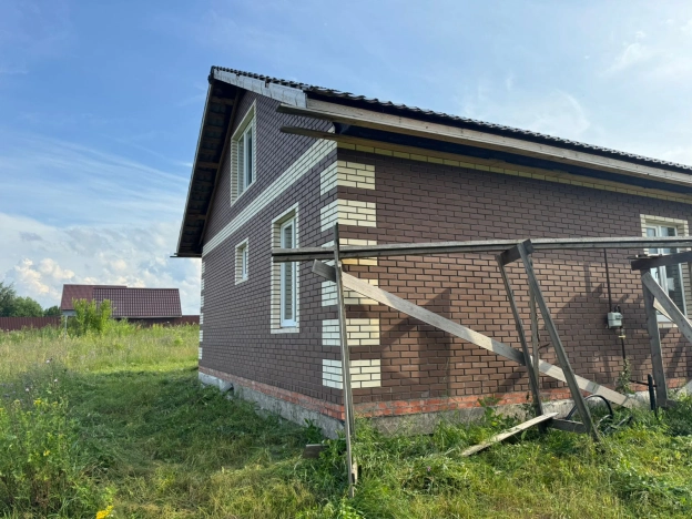 Купить дом на улице Садовая в Тульской области. Вариант № 9221707, 4, площадь -  квм, цена 6040000 рублей