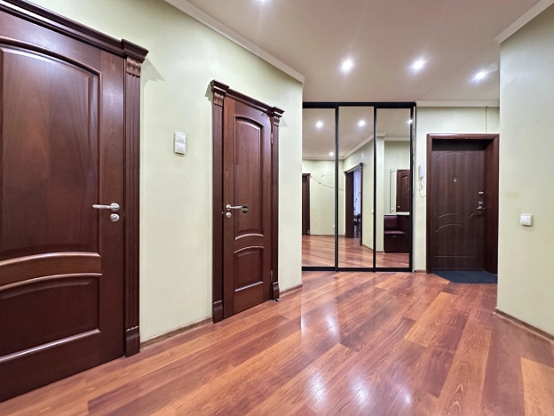 Купить двухкомнатную квартиру в районе Красногвардейский в Санкт-Петербурге. Вариант № 7263631, 10, площадь -  квм, цена 14600000 рублей