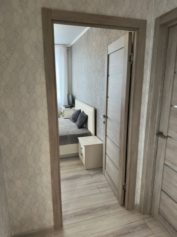 Купить трехкомнатную квартиру в Омске. Вариант № 6745480, 24, площадь -  квм, цена 8800000 рублей