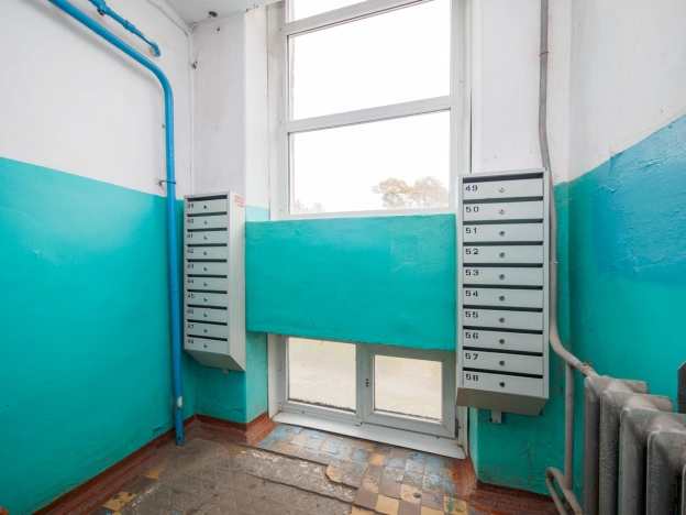 Купить однокомнатную квартиру в Омске. Вариант № 5831996, 12, площадь -  квм, цена 2490000 рублей