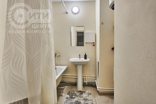 Купить двухкомнатную квартиру на улице 20-летия Октября в Воронеже. Вариант № 8096247, 9, площадь -  квм, цена 5270000 рублей