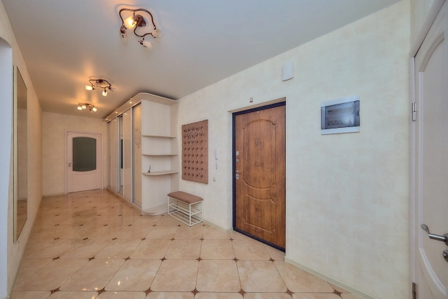 Купить двухкомнатную квартиру в районе Железнодорожный в Рязани. Вариант № 3975570, 6, площадь -  квм, цена 13850000 рублей