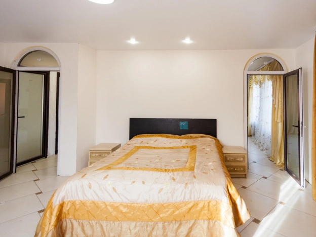 Купить дом на улице Благодарная в Бердске. Вариант № 12825, 20, площадь -  квм, цена 18500000 рублей