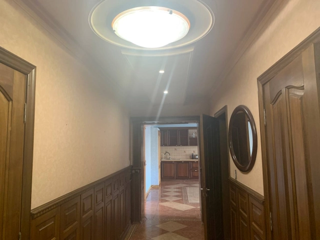 Купить четырехкомнатную квартиру в Вологде. Вариант № 3445, 39, площадь -  квм, цена 19700000 рублей