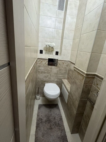 Купить трехкомнатную квартиру в Калининграде. Вариант № 9912169, 15, площадь -  квм, цена 9785000 рублей