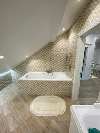 Снять квартиру в Тобольске. Вариант № 9452597, 10, площадь -  квм, цена 185000 рублей