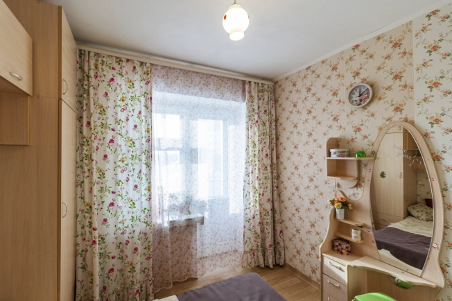 Купить четырехкомнатную квартиру в Омске. Вариант № 22023, 6, площадь -  квм, цена 11450000 рублей