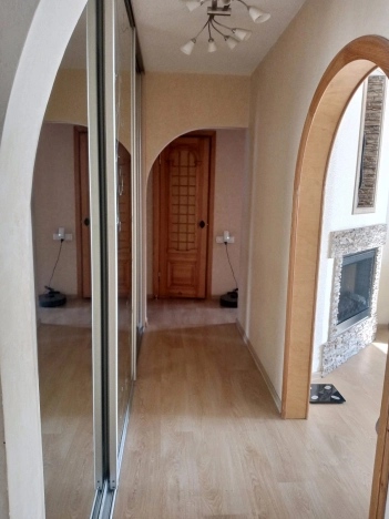 Купить трехкомнатную квартиру на улице Ильи Мухачева в Бийске. Вариант № 26000, 12, площадь -  квм, цена 6800000 рублей