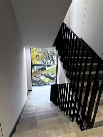 Купить квартиру в Москве. Вариант № 9384815, 8, площадь - квм, цена 27000000 рублей