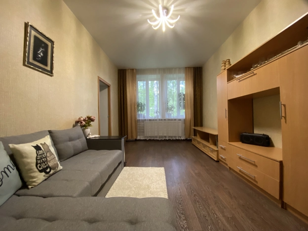 Купить трехкомнатную квартиру в Ярославской области. Вариант № 8715, 6, площадь -  квм, цена 2990000 рублей