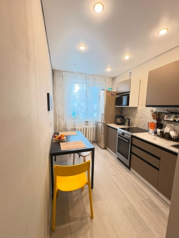 Купить квартиру в Тобольске. Вариант № 2102115, 11, площадь -  квм, цена 5680000 рублей