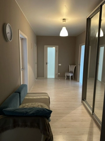 Купить трехкомнатную квартиру на улице Любучанский переулок в Москве. Вариант № 10439642, 21, площадь -  квм, цена 17500000 рублей