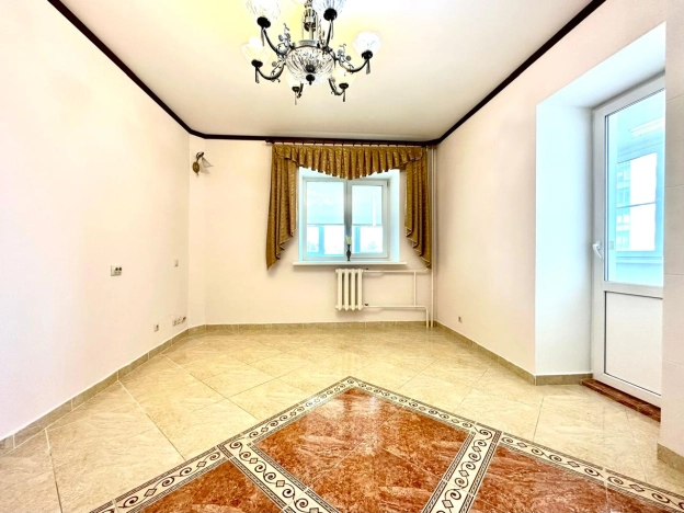 Купить трехкомнатную квартиру в Калуге. Вариант № 235911, 5, площадь -  квм, цена 21000000 рублей