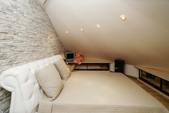 Купить дом в Омске. Вариант № 1418502, 20, площадь -  квм, цена 69000000 рублей