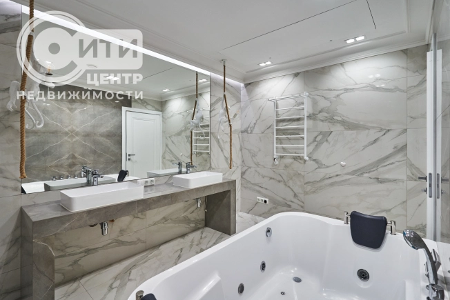 Купить трехкомнатную квартиру на вторичке в районе Ленинский в Воронеже. Вариант № 32374, 22, площадь - квм, цена 35899000 рублей