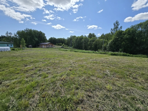 Купить земельный участок на улице Цветочная в Республике Карелия. Вариант № 2120899, 10, площадь -  квм, цена 880000 рублей