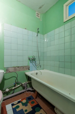 Купить квартиру в Вологодской области. Вариант № 7583070, 20, площадь -  квм, цена 1900000 рублей