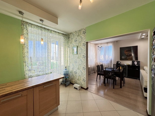 Купить трехкомнатную квартиру в районе Московский в Санкт-Петербурге. Вариант № 42967, 6, площадь -  квм, цена 24900000 рублей