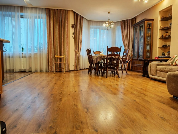 Купить однокомнатную квартиру на улице Юбилейный проспект в Химках. Вариант № 9590282, 5, площадь -  квм, цена 13500000 рублей