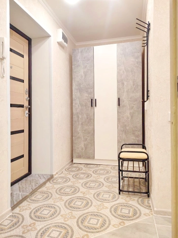 Купить однокомнатную квартиру в Калужской области. Вариант № 9562049, 6, площадь -  квм, цена 3790000 рублей