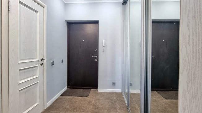 Купить двухкомнатную квартиру в Ростовской области. Вариант № 39745, 13, площадь -  квм, цена 9250000 рублей