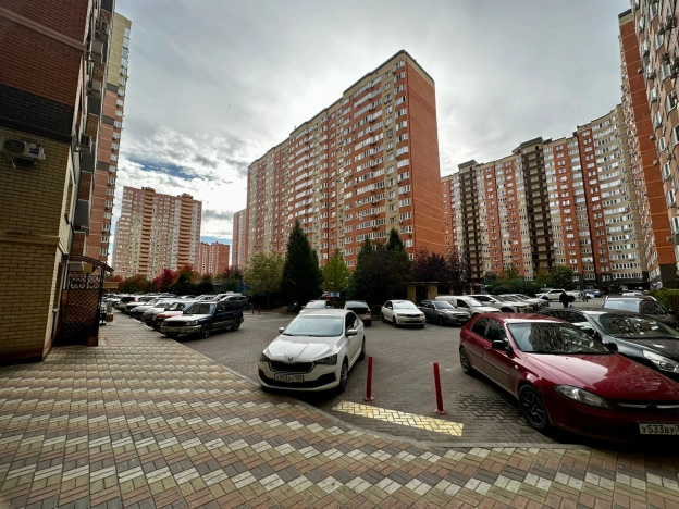 Купить квартиру в ЖК Губернский в Краснодаре. Вариант № 8242031, 17, площадь -  квм, цена 5550000 рублей