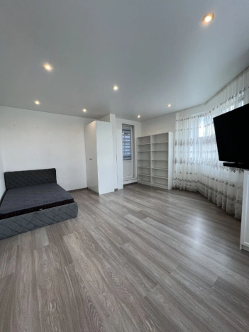 Купить трехкомнатную квартиру в Пушкине. Вариант № 8549199, 9, площадь -  квм, цена 17350000 рублей