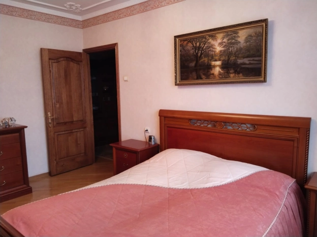 Купить квартиру в Москве. Вариант № 8937602, 5, площадь -  квм, цена 25000000 рублей