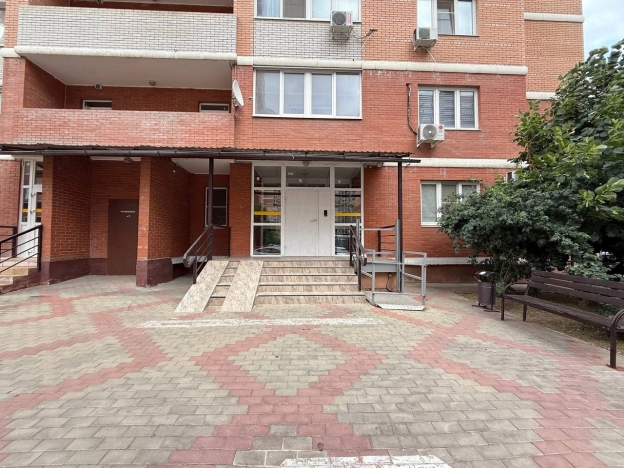 Купить двухкомнатную квартиру в Краснодаре. Вариант № 53536, 20, площадь - квм, цена 13300000.0000 рублей