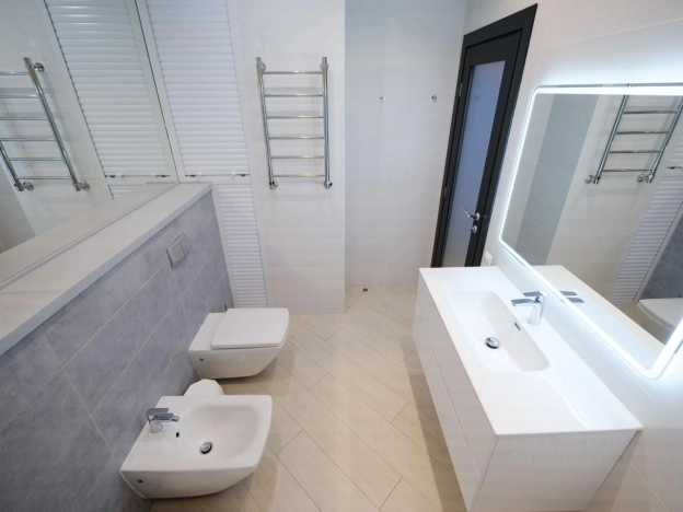 Купить трехкомнатную квартиру на улице Любучанский переулок в Москве. Вариант № 10284193, 34, площадь -  квм, цена 31000000 рублей