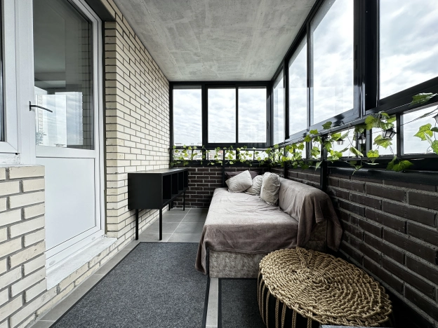 Купить трехкомнатную квартиру на улице Московское шоссе в Санкт-Петербурге. Вариант № 31078, 35, площадь -  квм, цена 20000000 рублей