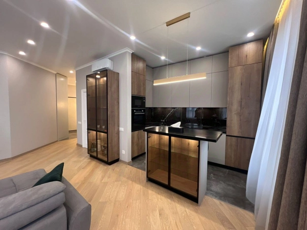 Купить квартиру в Москве. Вариант № 10235681, 16, площадь -  квм, цена 44000000 рублей