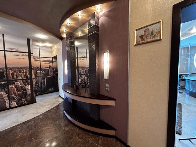 Купить четырехкомнатную квартиру в Калининграде. Вариант № 2436, 10, площадь -  квм, цена 25800000 рублей