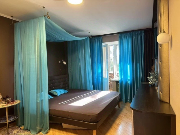 Купить трехкомнатную квартиру в Новосибирской области. Вариант № 9681601, 10, площадь -  квм, цена 7650000 рублей