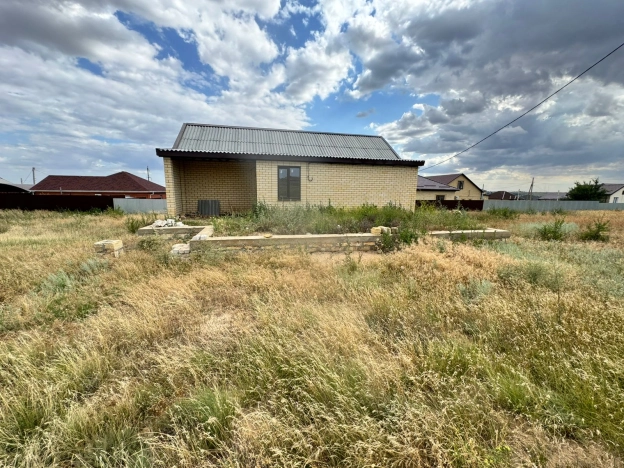 Купить дом в Элисте. Вариант № 57048, 1, площадь -  квм, цена 1980000 рублей