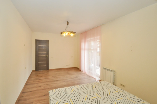 Купить четырехкомнатную квартиру в Новосибирской области. Вариант № 330510, 26, площадь -  квм, цена 14000000 рублей