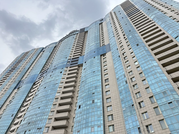 Купить многокомнатную квартиру на улице проспект Обуховской Обороны в Санкт-Петербурге. Вариант № 22728, 44, площадь -  квм, цена 28900000 рублей