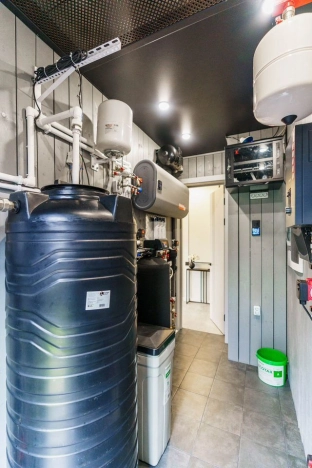 Купить дом на улице Колтушское шоссе в Всеволожске. Вариант № 56919, 33, площадь -  квм, цена 23500000 рублей