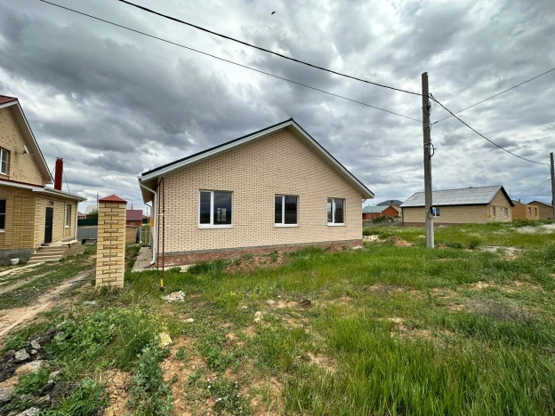 Купить дом в районе Западный в Элисте. Вариант № 6760, 1, площадь -  квм, цена 8500000 рублей