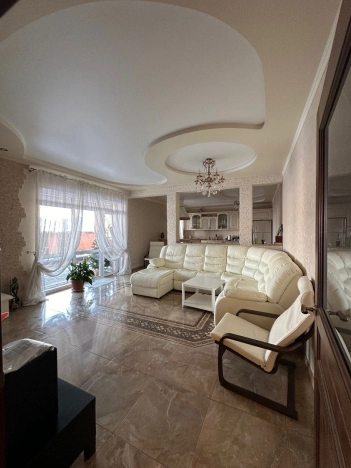 Купить дом в Омске. Вариант № 4520, 4, площадь -  квм, цена 20000000 рублей