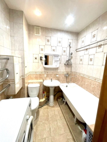 Купить квартиру в районе Железнодорожный в Новосибирске. Вариант № 45687, 4, площадь -  квм, цена 6350000 рублей