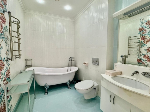 Купить дом в Омске. Вариант № 9547, 18, площадь -  квм, цена 82000000 рублей