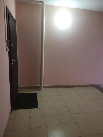 Купить трехкомнатную квартиру в Микрорайоне Бугринская роща, Кировский район в Новосибирске. Вариант № 25599, 39, площадь -  квм, цена 9500000 рублей