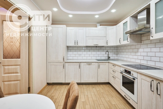 Купить квартиру на улице Олимпийский бульвар в Воронеже. Вариант № 27893, 17, площадь -  квм, цена 10150000 рублей