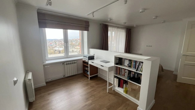 Купить квартиру на улице Добролюбова в Улан-Удэ. Вариант № 7516575, 8, площадь -  квм, цена 14390000 рублей