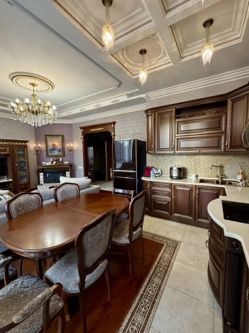 Купить трехкомнатную квартиру у метро Пятницкое шоссе в Химках. Вариант № 41639, 6, площадь -  квм, цена 46500000 рублей