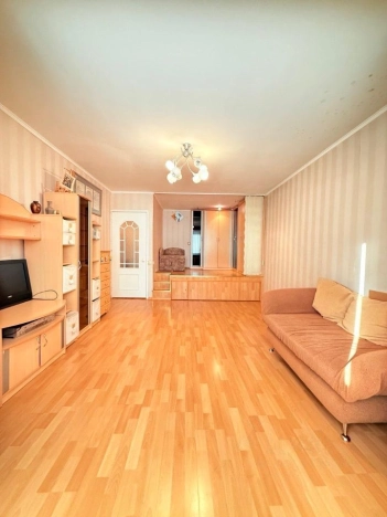 Купить квартиру в Москве. Вариант № 8303315, 5, площадь -  квм, цена 12000000 рублей