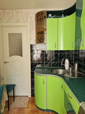 Купить квартиру в Москве. Вариант № 9835802, 9, площадь -  квм, цена 10200000 рублей