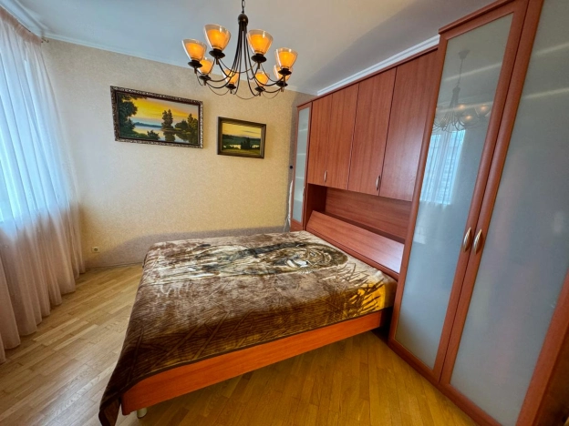 Купить квартиру в Брянской области. Вариант № 3330864, 5, площадь -  квм, цена 9000000 рублей